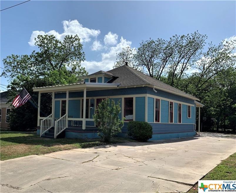 1214 N Milam St, Seguin, TX 78155 - photo 1