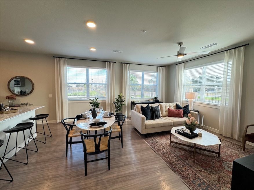 PHOTOS MAY BE OF SIMILAR UNIT AND OR LAYOUT