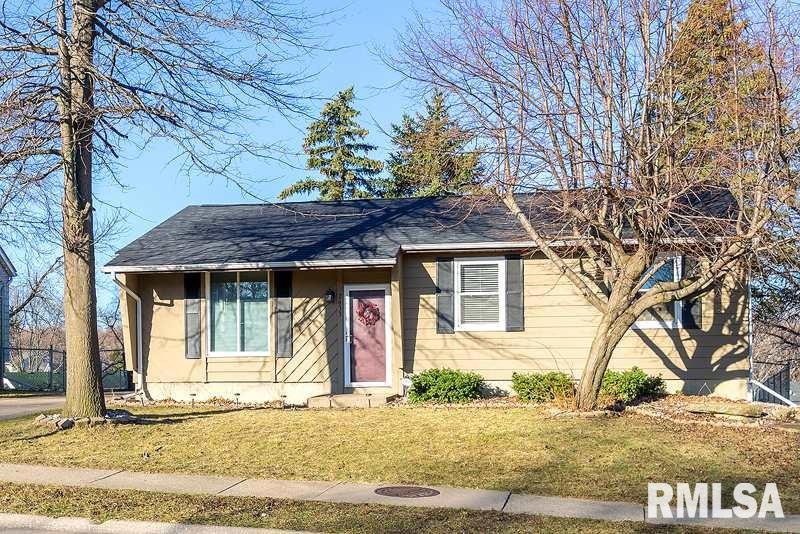2633 W 55th St, Davenport, IA 52806 - photo 1