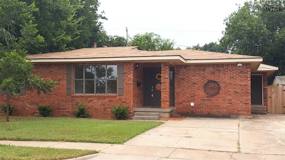 1545 Malcolm Ln, Wichita Falls, TX 76302 - photo 1