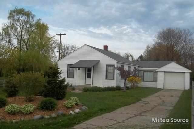Nicely landscaped, easy to maintain.