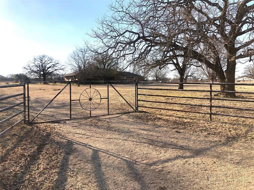 604 County Road 4680, Boyd, TX 76023 - photo 1