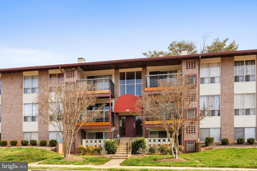 202 Park Terrace Ct SE unit 13, Vienna, VA 22180 - photo 1