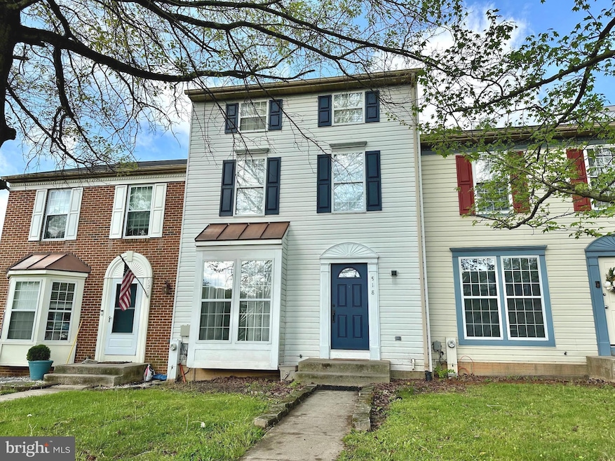 518 Lakes Ct, Westminster, MD 21158 - photo 1