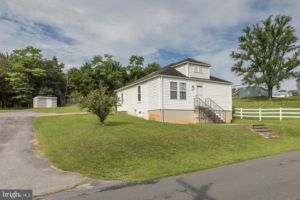 755 Ash St, Strasburg, VA 22657 - photo 1