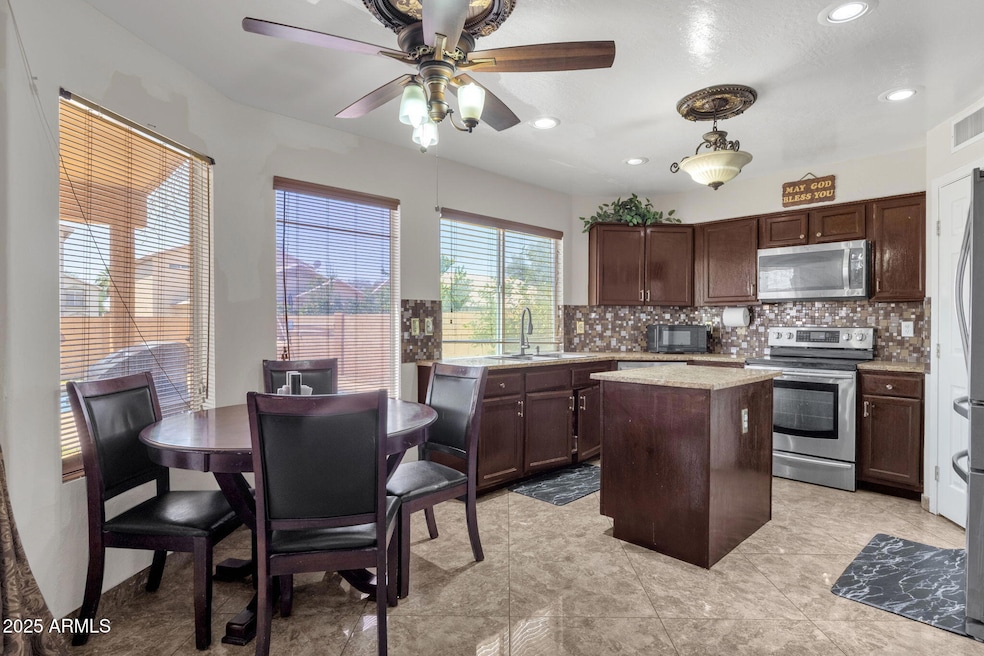 735 E Geronimo St, Chandler, AZ 85225 - photo 1