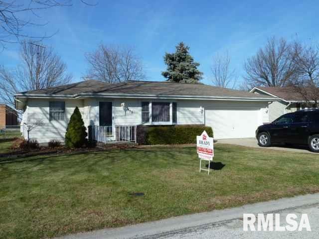 450 Southgate St, Lincoln, IL 62656 - photo 1