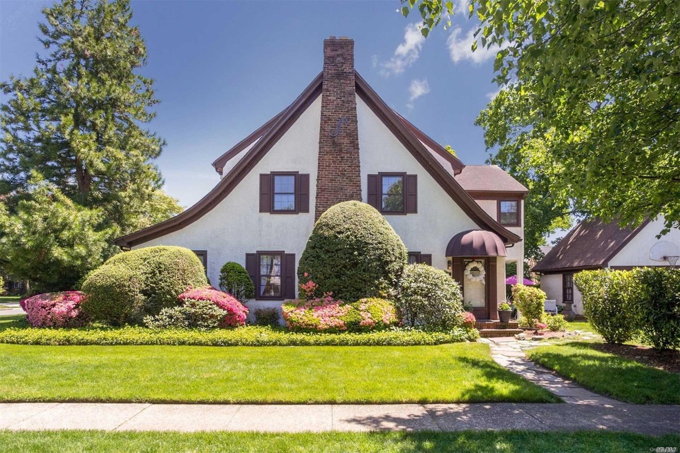 3 Dover Place, Hempstead, NY 11550 - photo 1