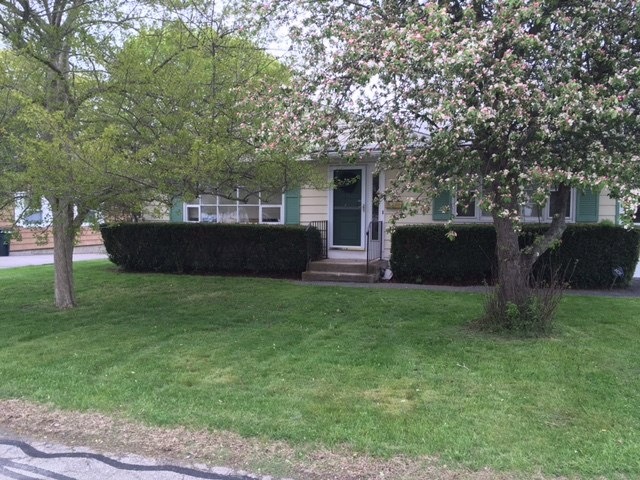 33 Clayton St, Middletown, RI 02842 - photo 1