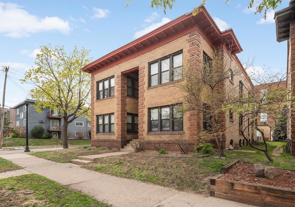 Charming brick condo building in the heart of Stevens Square! Classic architecture, mature trees, and sidewalk access give this property timeless curb appeal.