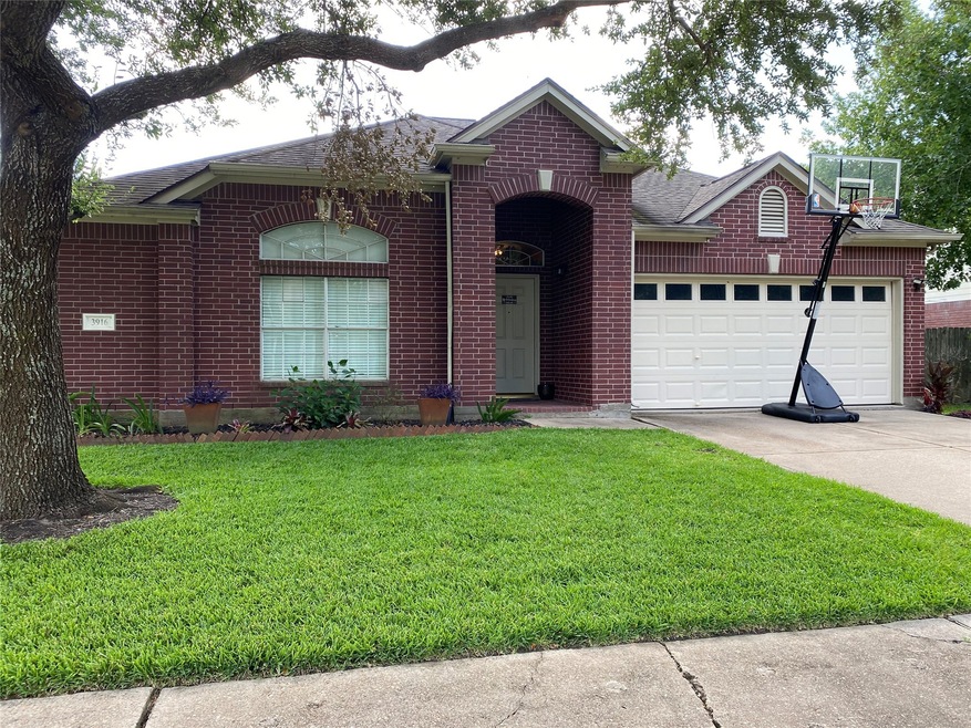 3916 Ashwood Dr, Pearland, TX 77584 - photo 1