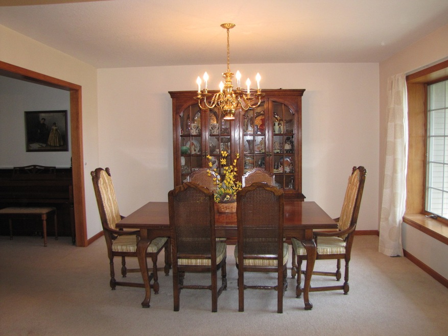 410 E Scott St, Tuscola, IL 61953 - photo 1