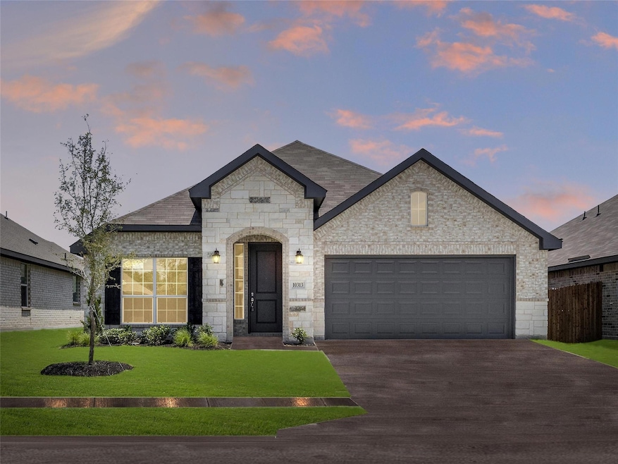 10313 Dittany Ln, Fort Worth, TX 76036 - photo 1