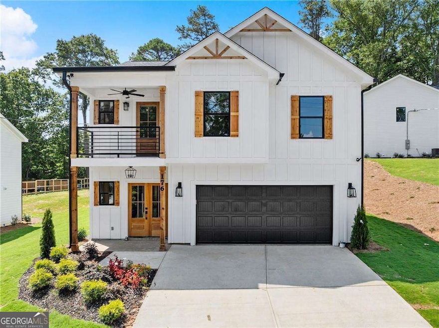 176 Llewellyn St, Clarkesville, GA 30523 - photo 1