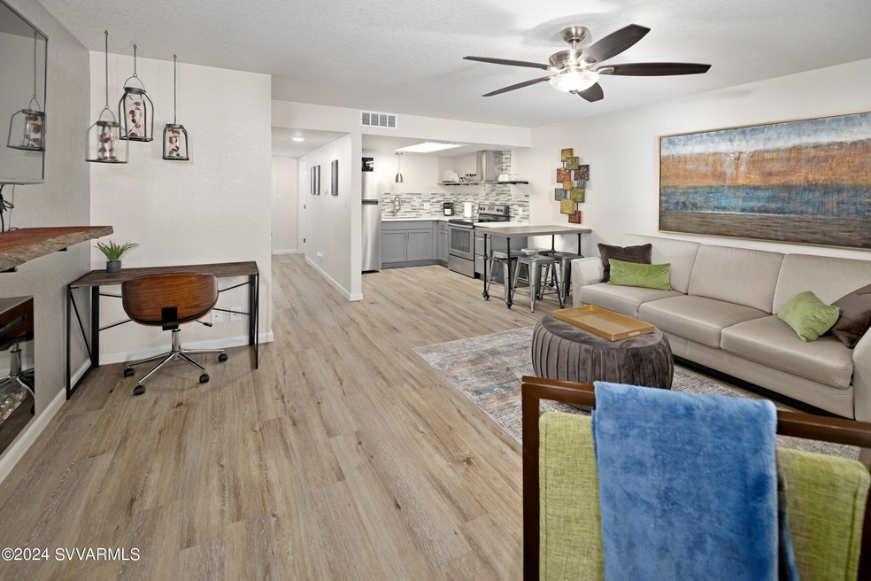 Living Space Has Been Fully Renovated