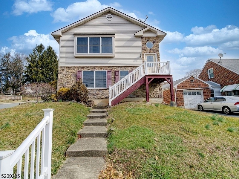 1075 Logan St, Phillipsburg, NJ 08865 - photo 1