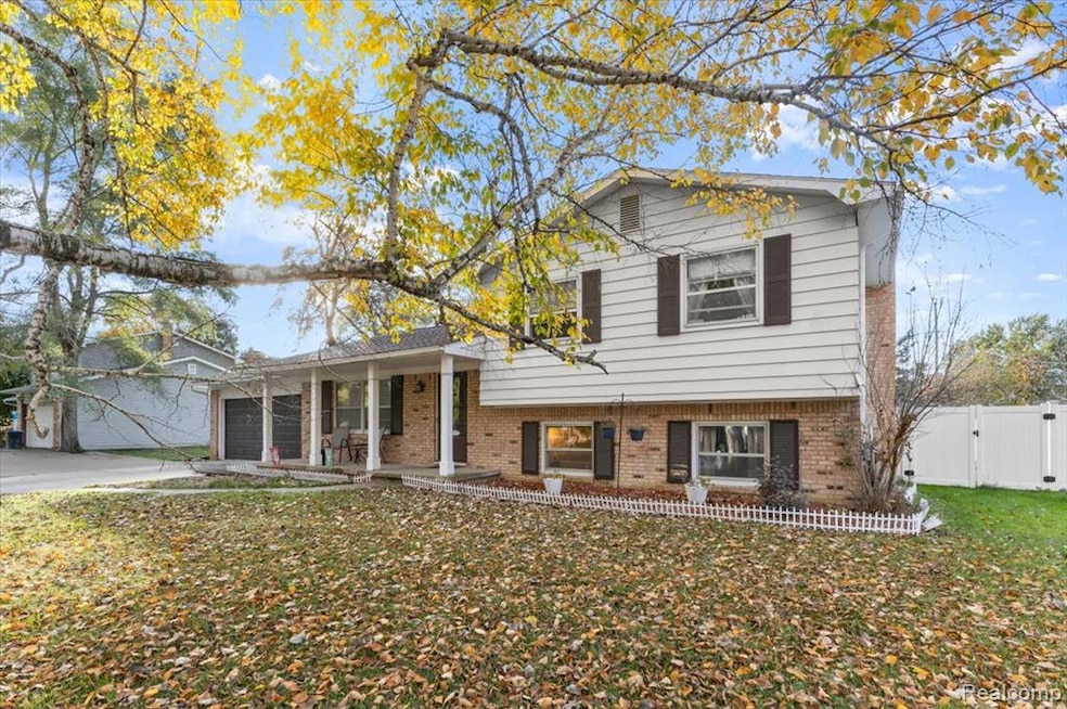 5340 N Georgetown Rd, Grand Blanc, MI 48439 - photo 1