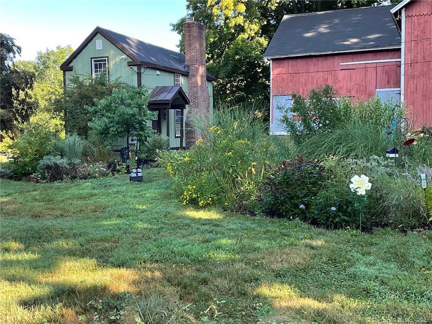 2031 Redding Rd unit Cottage, Fairfield, CT 06824 - photo 1