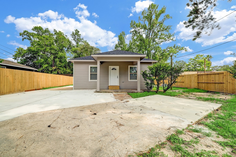 9116 Firnat St, Houston, TX 77016 - photo 1