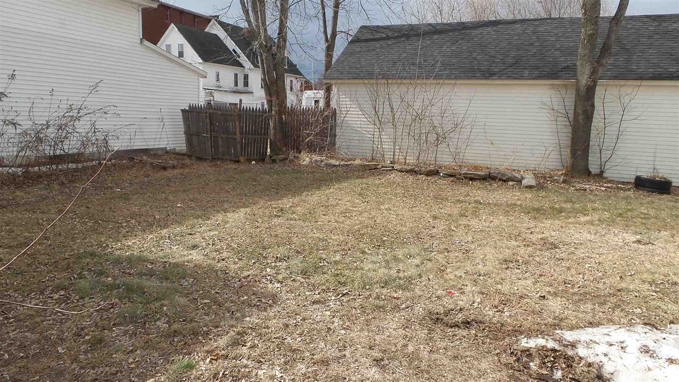 7 Elm St, Pittsfield, NH 03263 - photo 1