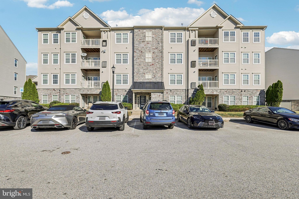 5303 Wyndholme Cir unit 103, Baltimore, MD 21229 - photo 1