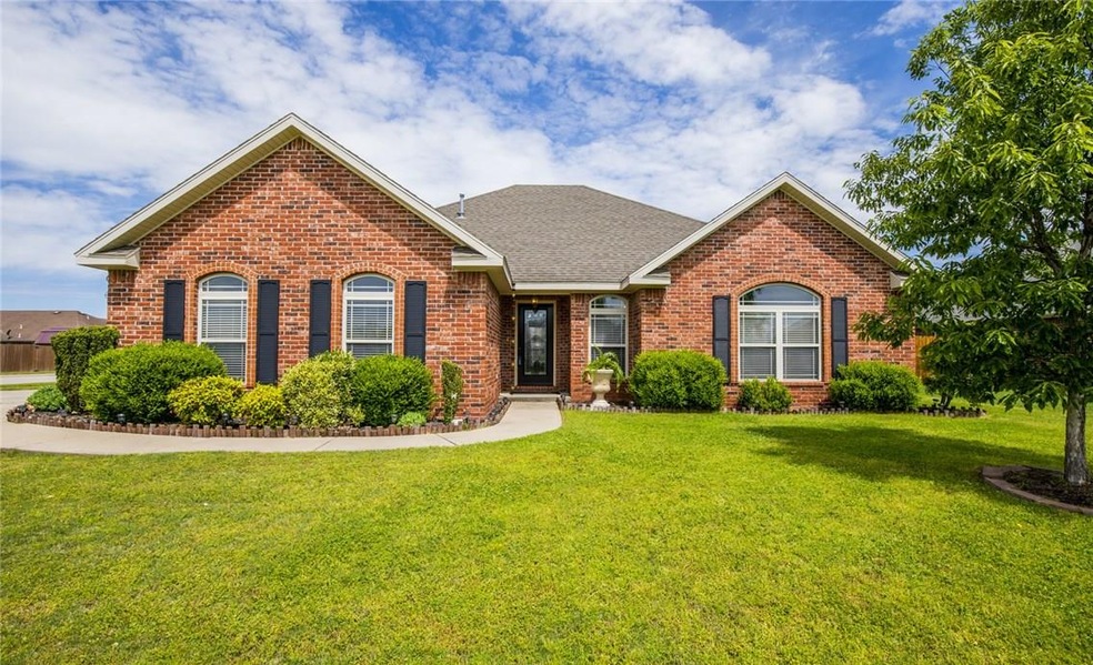 712 Grant Ave, Prairie Grove, AR 72753 - photo 1