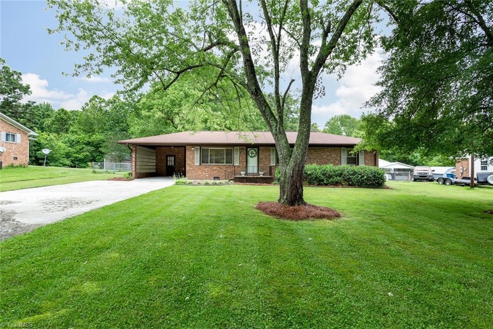 5909 Chipmunk Dr, Greensboro, NC 27407 - photo 1