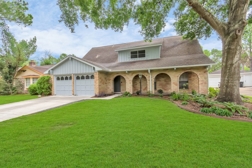 6014 Lawn Ln, Houston, TX 77088 - photo 1