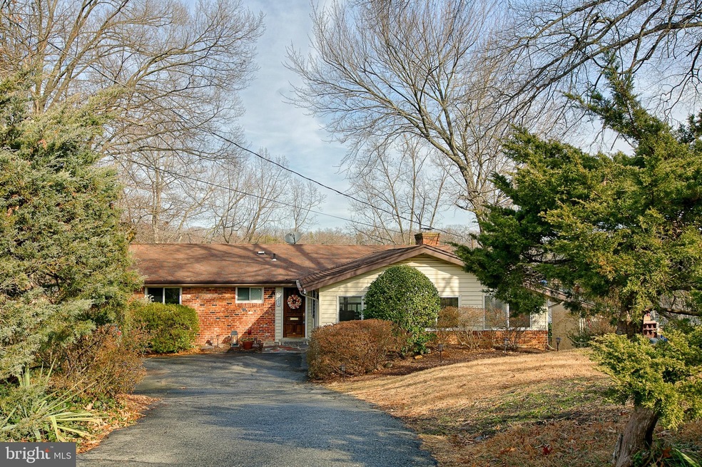 3623 Stanford Cir, Falls Church, VA 22041 - photo 1