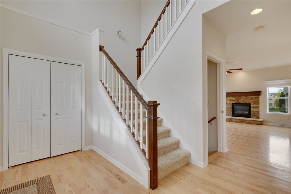 881 Ashworth Dr, Oregon, WI 53575 - photo 1