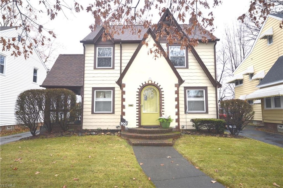 Welcome to this beautiful colonial at 300 E 216th 