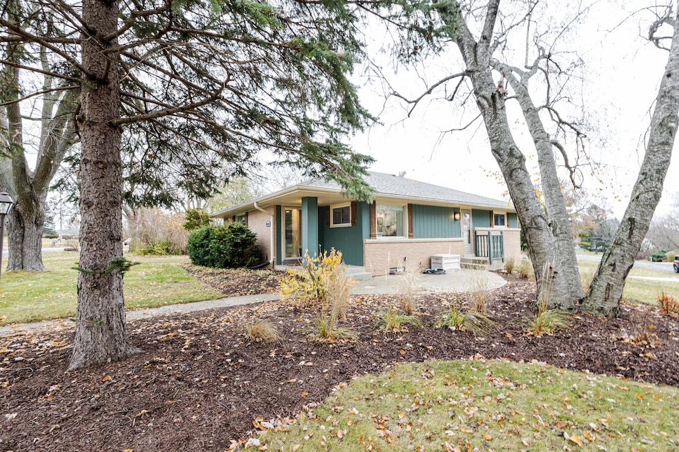 10341 W Vera Ave, Milwaukee, WI 53224 - photo 1