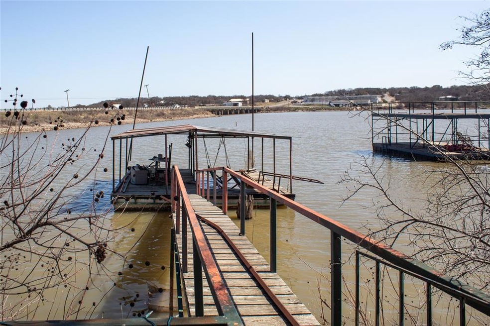 211 Avolyn Dr, Brownwood, TX 76801 - photo 1