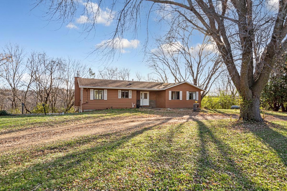 55807 River Fort Dr, Mankato, MN 56001 - photo 1