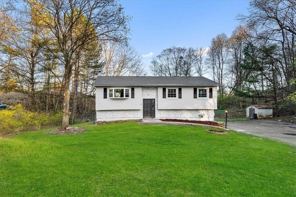 18 Boxwood Close, Hopewell Junction, NY 12533 - photo 1