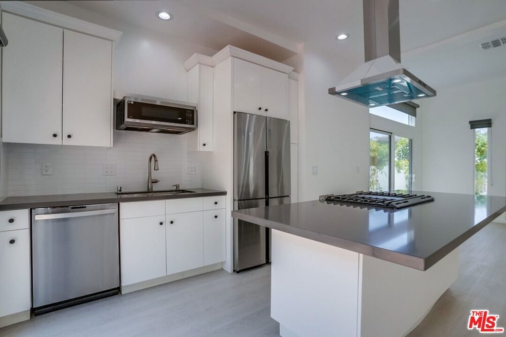 1655 1/2 S Longwood Ave, Los Angeles, CA 90019 - photo 1