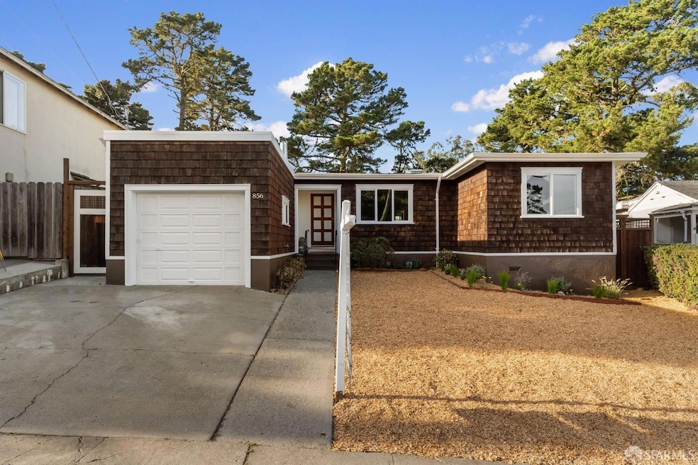 Sold $1,485,000 • Co-Listing Agent