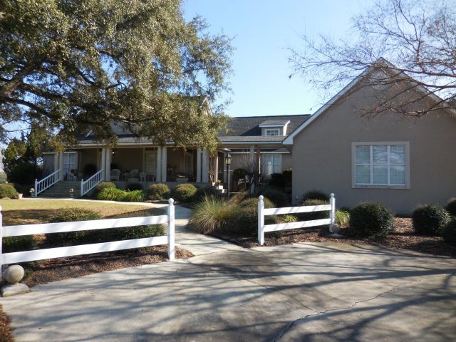 4576 Douglas Broxton Hwy, Broxton, GA 31519 - photo 1