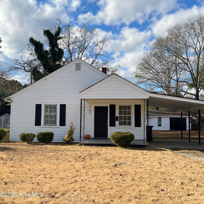 707 S Andrews
