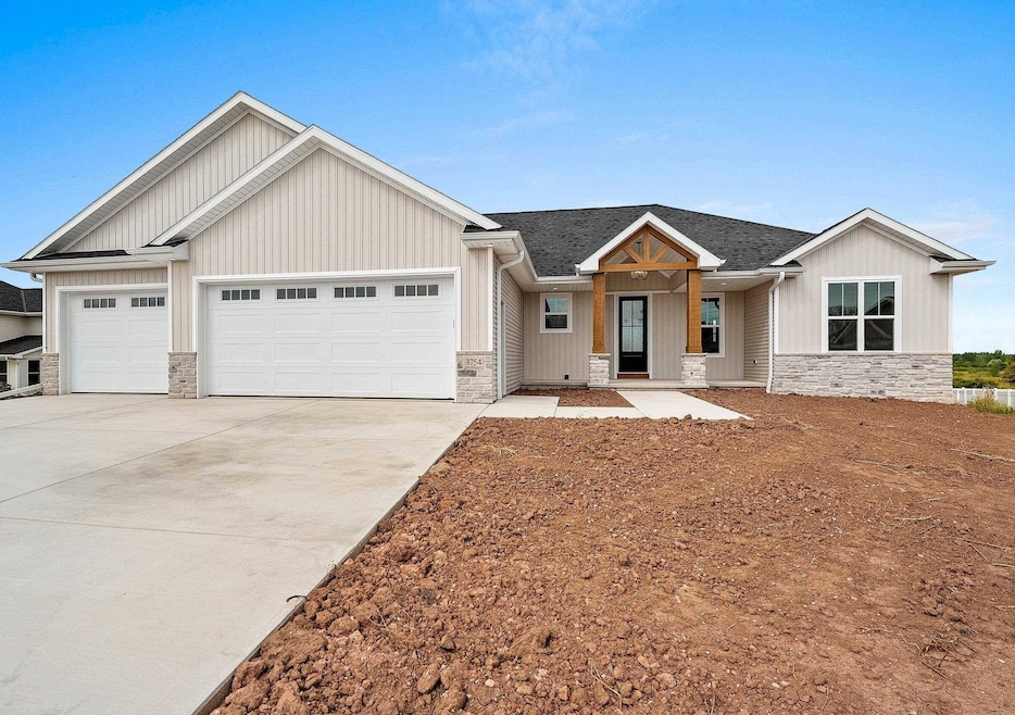 3754 Lyla May Ct, de Pere, WI 54115 - photo 1