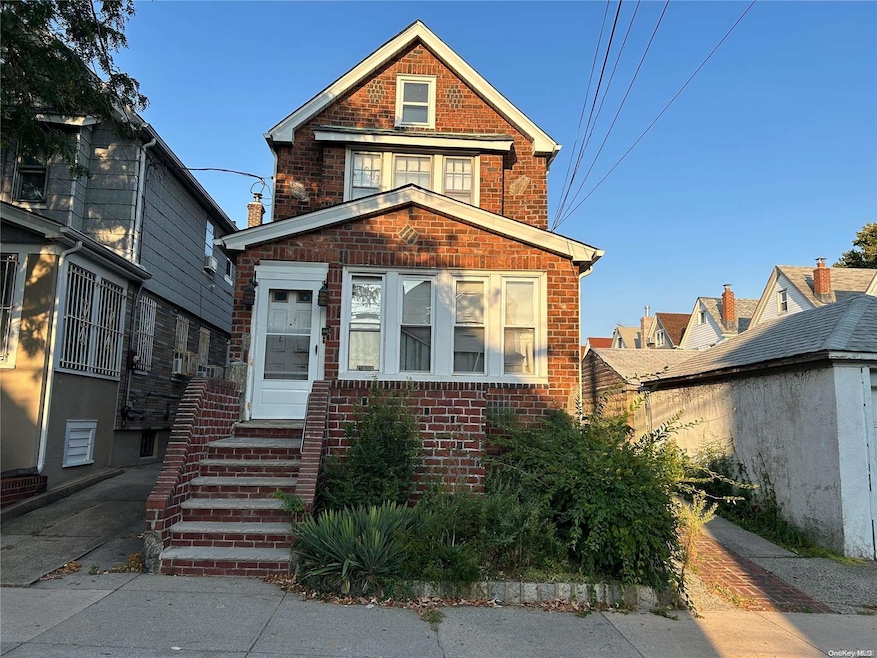 89-35 184th St, Hollis, NY 11423 - photo 1