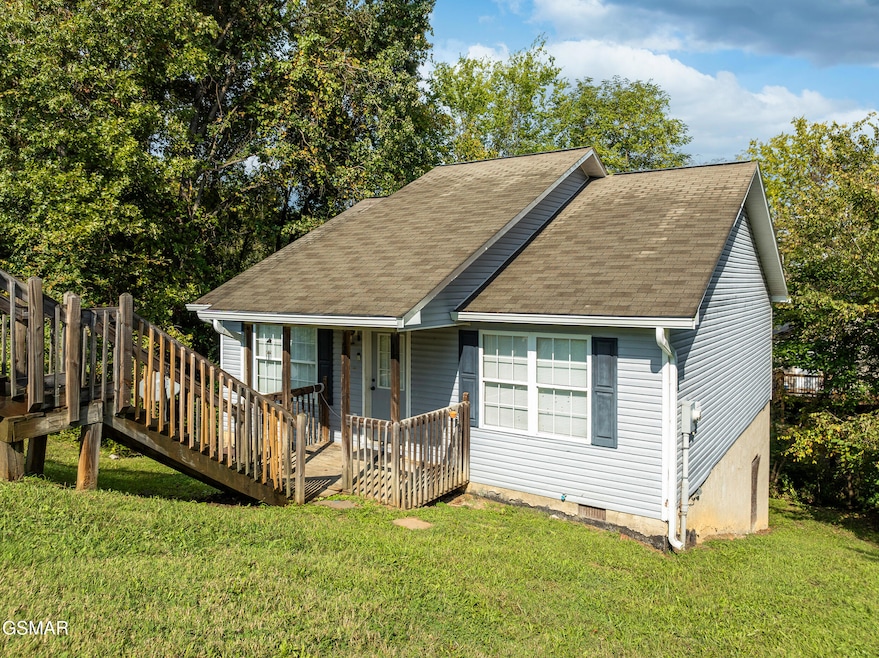 238 Gray Slate Cir, Sevierville, TN 37876 - photo 1