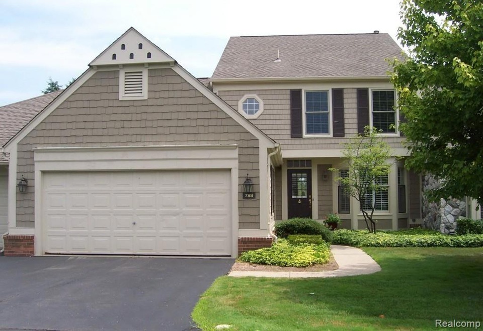 789 Upper Scotsborough Way, Bloomfield Hills, MI 48304 - photo 1