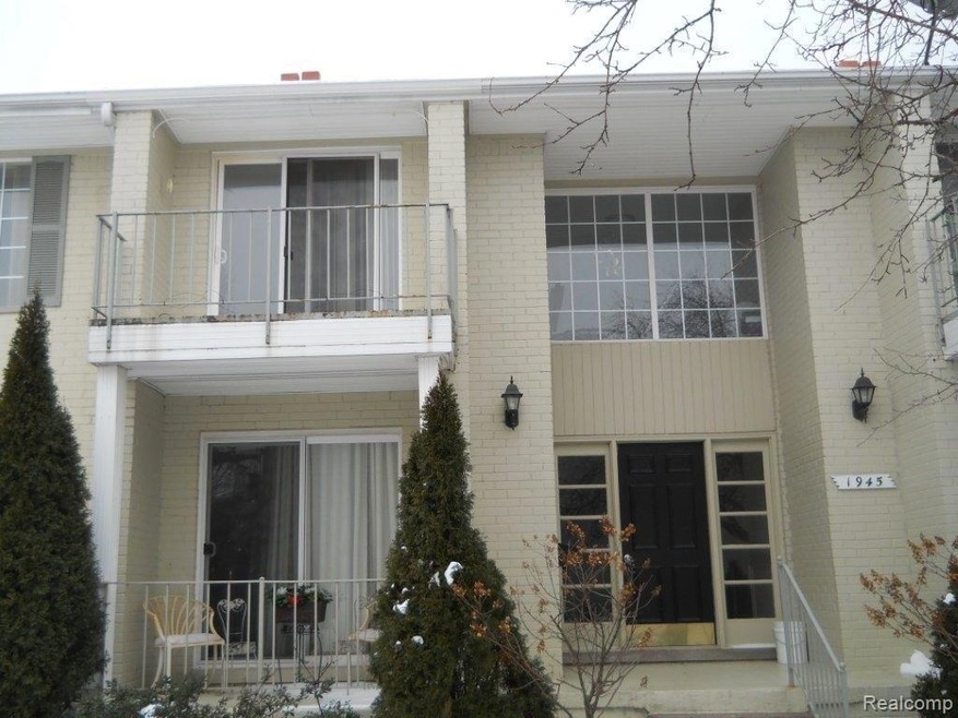 1945 Axtell Dr unit 3, Troy, MI 48084 - photo 1