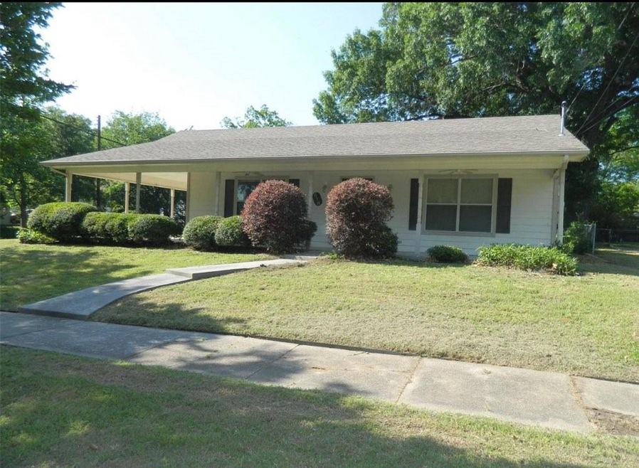 616 W 5th St, Bonham, TX 75418 - photo 1