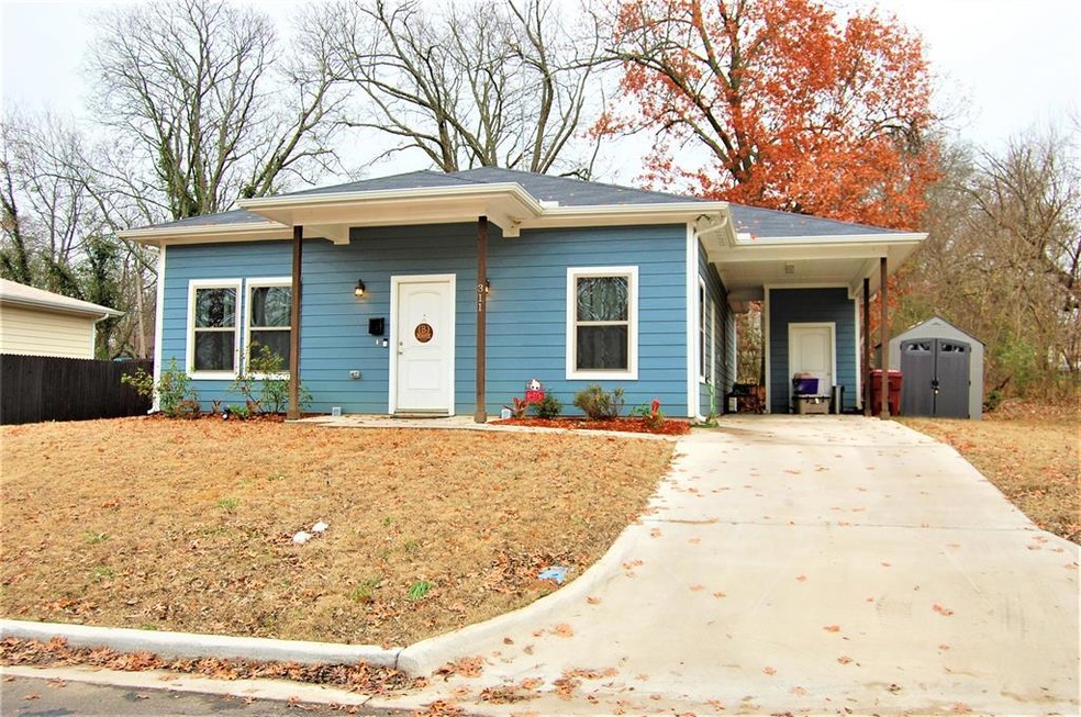 311 S 4th St, Bonham, TX 75418 - photo 1