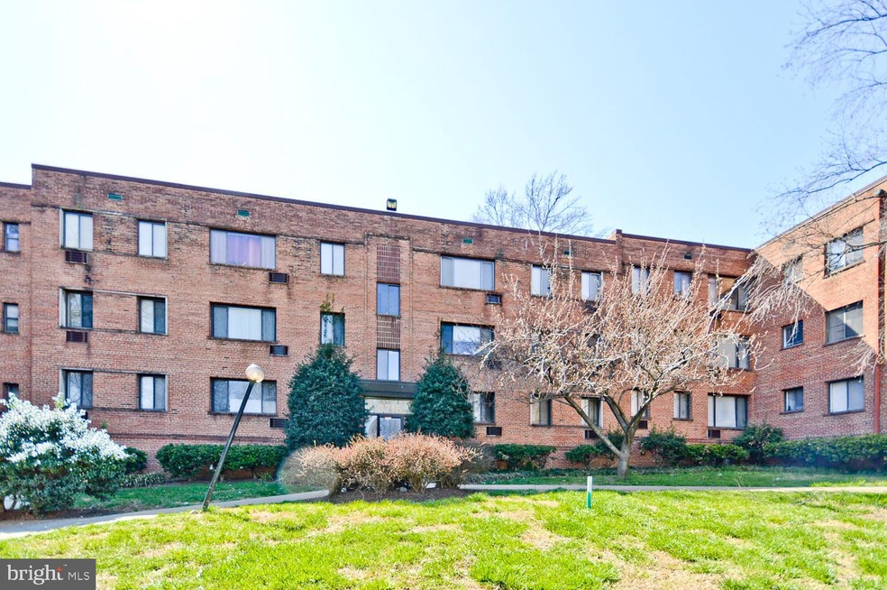 4715 1st St SW unit 103, Washington, DC 20032 - photo 1