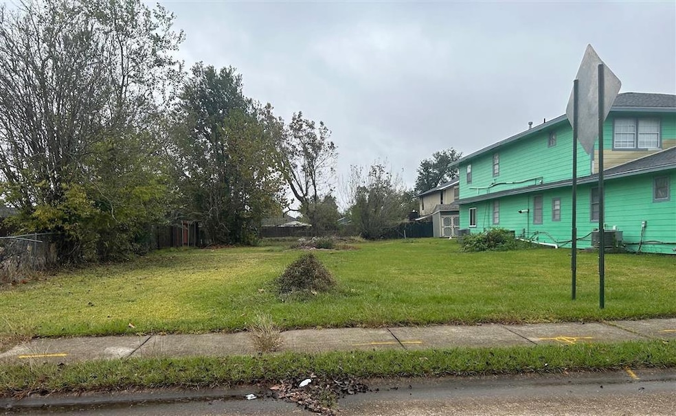 1015 Pine St, Lake Charles, LA 70601 - photo 1