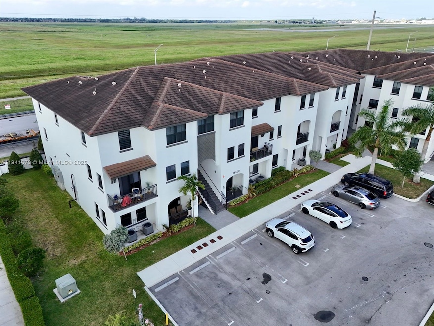 15500 SW 136th St unit 202, Miami, FL 33196 - photo 1