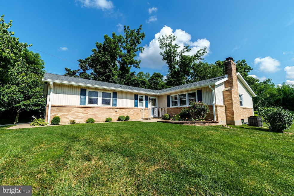 823 Grande Ln, Hockessin, DE 19707 - photo 1